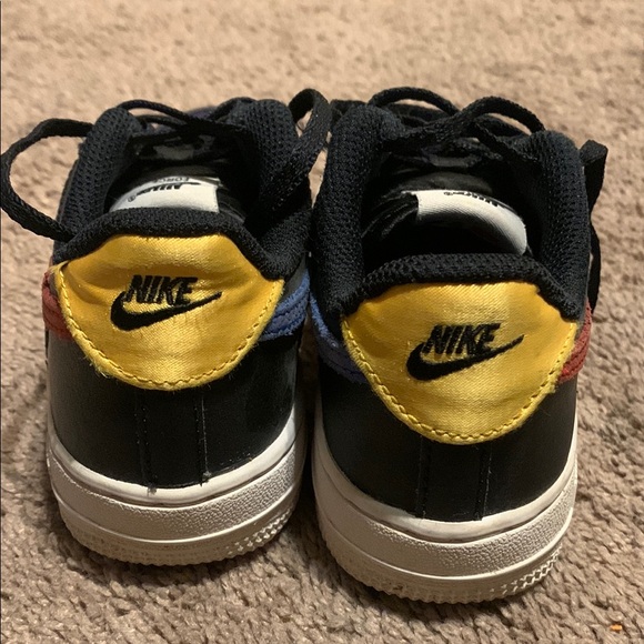 Bold Multicolor Low-Top Sneakers with Teal Swoosh - Picture 5 of 6